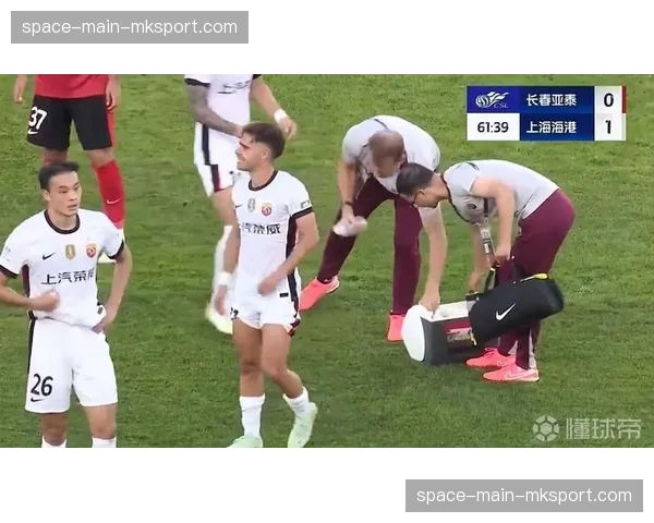 上海海港已有11人受伤，梅伦多跟队训练但无法立即补报参赛